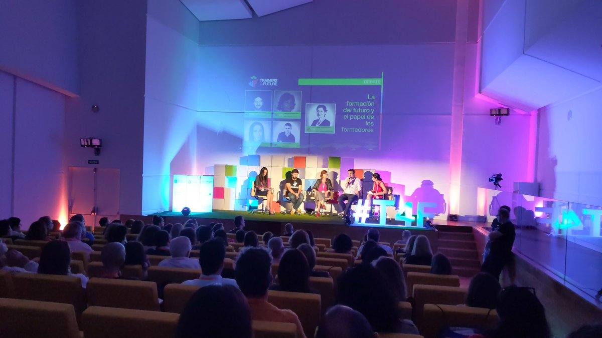 AngelCruzGonz's tweet photo. Isabel Vázquez @adecco_es mode(r-l)a futuro y formación con Daniel Suárez @zapienstribe , María José Fernández (Sargadelos), @SoniPazos @INLnano y @DavidLpezBao  @FEquipoHumano.

#Trainers4Future #T4F #Congreso #Formadores #Formación #TICnificación https://t.co/ZS4YcoRyGD
