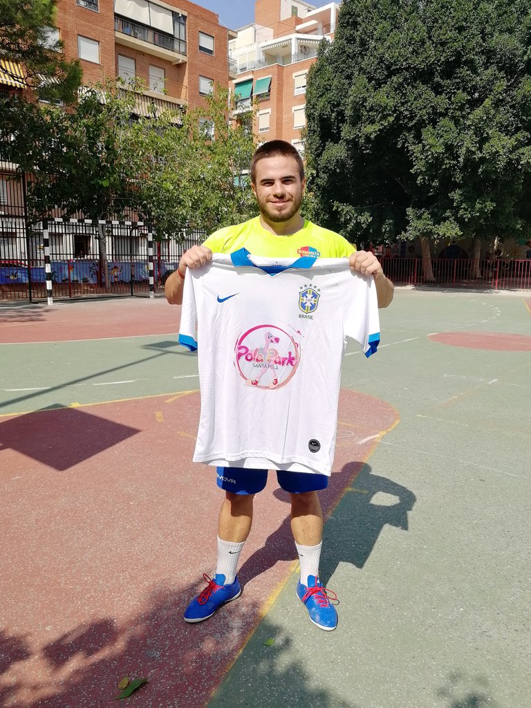 polaparkfutsal's tweet photo. Buen amistoso hoy VS @MoliMetalFs para trabajar los automatismos del equipo y coger ritmo de cara al inicio de la @elchefutbolsala.
Desear suerte al rival esta temporada. 
Hoy a debutado Jesús a Álvarez! 💪
A seguir así tropa 👏👏
#vamosPolaPark https://t.co/T2Q1Qzs32z