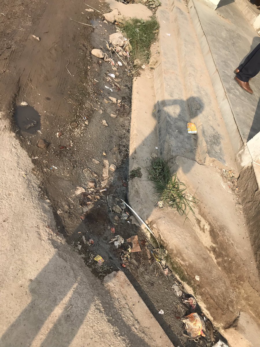 LubanaManoj's tweet photo. The hon'ble minister of Road transport @nitin_gadkari sir, how about taking a look at the mesmerising roads of Kishangarh in City Beautiful, Chandigarh, the UT which falls under the ambit of centre for its upkeep.@pawanbansal_chd @Allavaru @ravishndtv @ndtv https://t.co/3jnd5FETsw