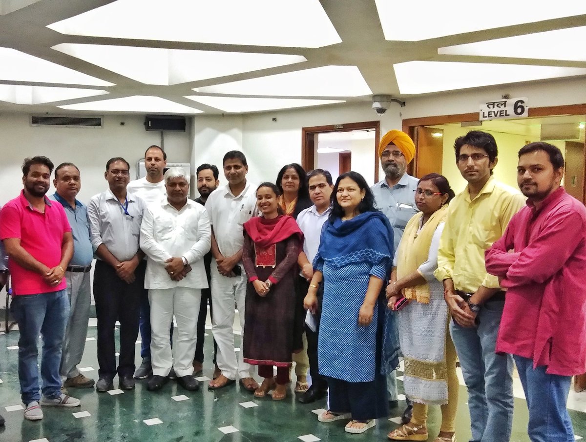 rupiiism's tweet photo. Meeting chaired by Minister of Social Welfare @AdvRajendraPal ji &amp; convened by @vaibhav3333 ji today at Delhi Secretariat on #JaiBheemMukhyamntriPratibhaVikasYojna to ensure quality coaching for competitive exams reaches to Delhi students through this scheme. 
#AAPsEducationModel https://t.co/EaDFGKSry3