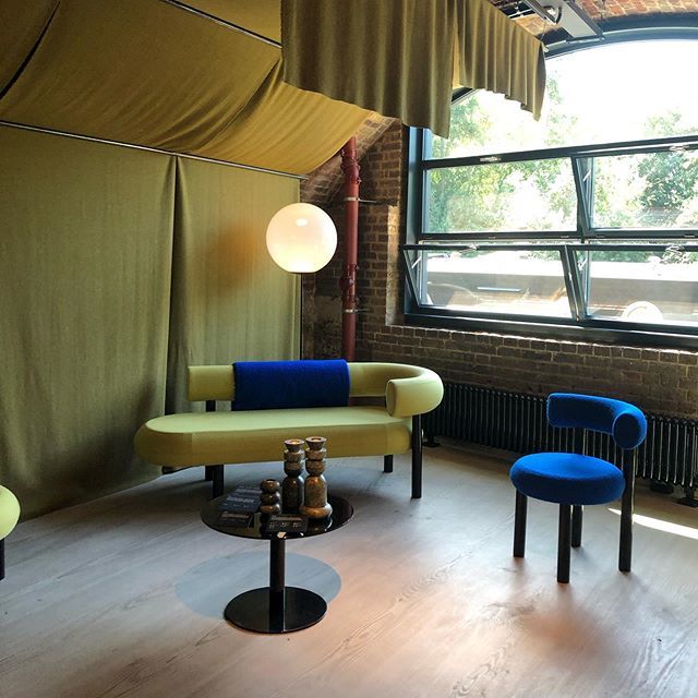 thelovingchair's tweet photo. Fantastic few days in London at @100percentdesign @thedesignjunction @coaldropsyard ♥️
.
.
.
.
.
#london #designweek #furniture #designjunction #100design #makersgonnamake #makerspace #makersmovement #100percentdesign #dixon #tomdixon #coaldropsyard #des… https://t.co/qfDK1OqxYu https://t.co/fQaQUC7Khi