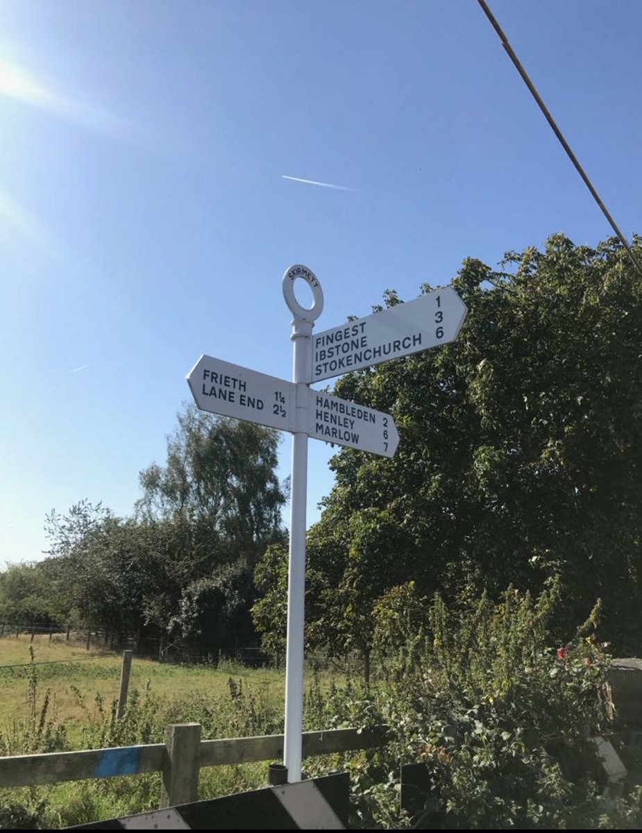 For those of you that know; this is where the climbing begins on the #friethhilly 10km 😳😅 Beautiful run out on the course this morning; fingers crossed for a day like this on the 20th Oct. Sign up now; link in our bio <a href="/RunnersRetreat/">Runners Retreat</a> @VisitChilterns #10km #run #outsideisfree