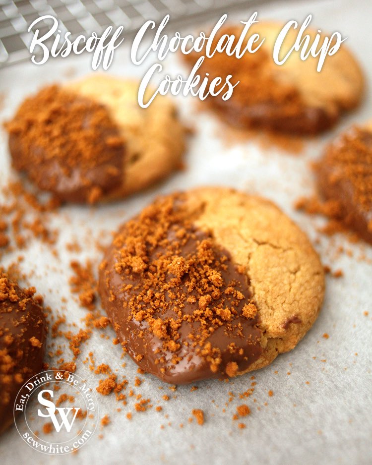 Biscoff Chocolate Chip Cookies are delicious. Using the @lotusbiscoffUK spread and crushed up biscuits makes the final cookie packed full with biscoff goodness.

sewwhite.com/recipes/biscof…