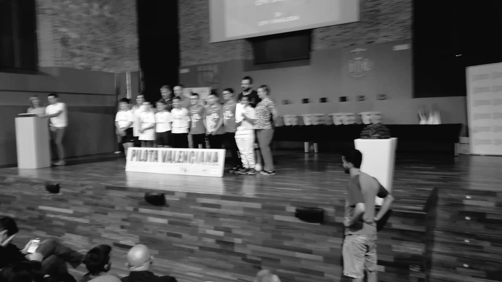 Aquest matí l'alumnat de la nostra Escola ha assistit al complexe de La Petxina per recollir els guardons dels JECV. Enhorabona! #pilotavalenciana