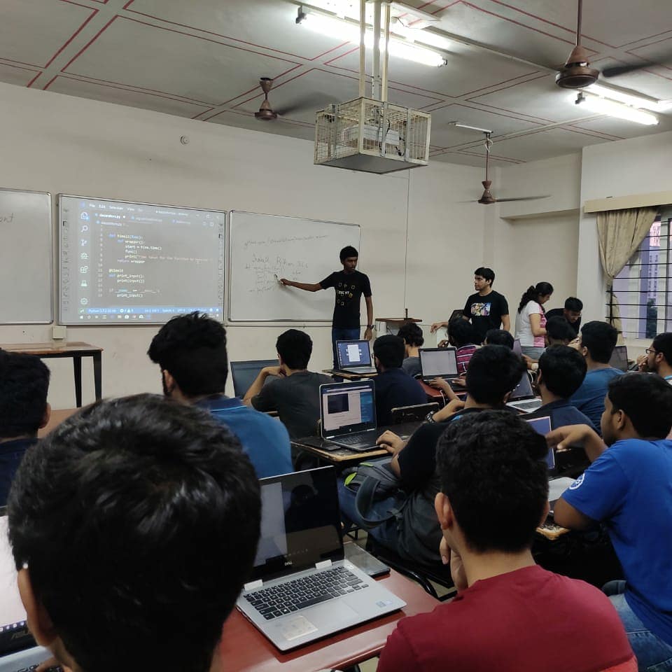 gdgvitvellore's tweet photo. In this session of #Developer101, we covered the basics of Desktop #Python Applications and @AgoraIO API integration. The session helped 70+ students get an insight into the Desktop Application world. #DeveloperStudentClubs #DSCVIT https://t.co/3j7Wgrhms7