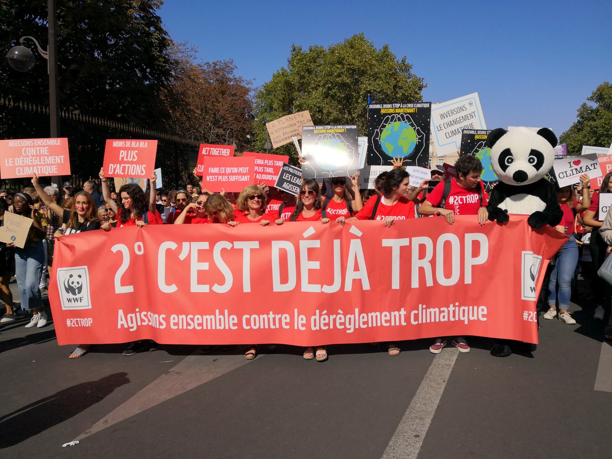 WWFFrance's tweet photo. C'est parti pour la #MarchePourLeClimat ! #MobilisationGenerale #2CTROP https://t.co/631jj6HBLV