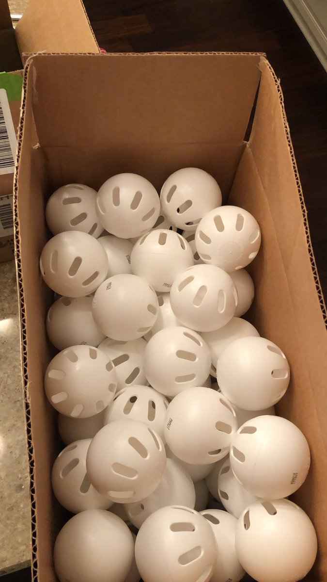 FAFallClassic's tweet photo. And we got new balls!?! Making some gains! https://t.co/iKLBwgBN6C