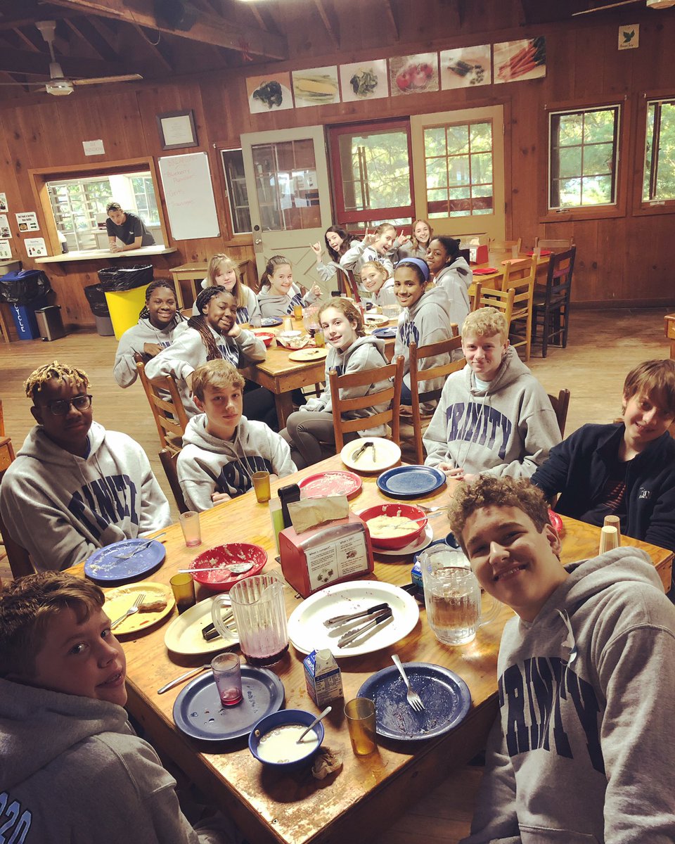 malloryavin's tweet photo. Rise and shine! It’s a gorgeous 55 degrees and we just enjoyed a warm breakfast—learning about recycling and minimizing personal food waste. ♻️
#kanuga2019 #trinityexplores https://t.co/BvvTOiaiHy