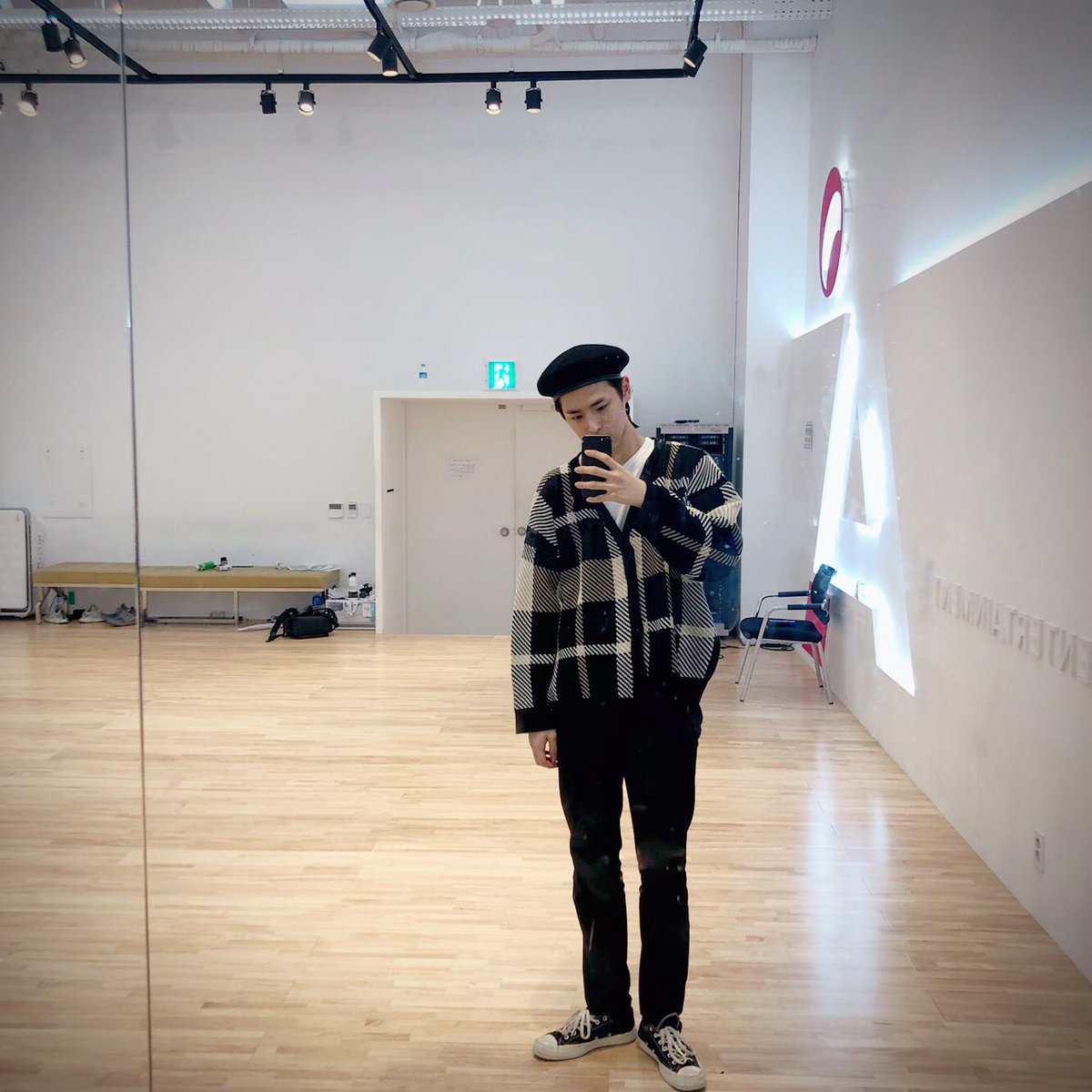 NewWorld_VICTON's tweet photo. [#병찬] 앨리스 내일 모두 조심히 와요~!!! 얼른 보자 💕🐥🐶 https://t.co/O7Alu4Fecs