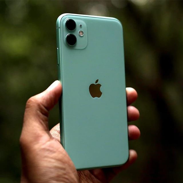 GeekySwap's tweet photo. The iPhone 11 takes almost everything that makes the iPhone 11 Pro and Pro Max special and squeezes it down into a package that’s $50 less than last year’s cheap model. It’s probably not worth buying if you have an iPhone XR or XS, but for everyone else,… https://t.co/57KTQGpbWn https://t.co/v7wugofbWA