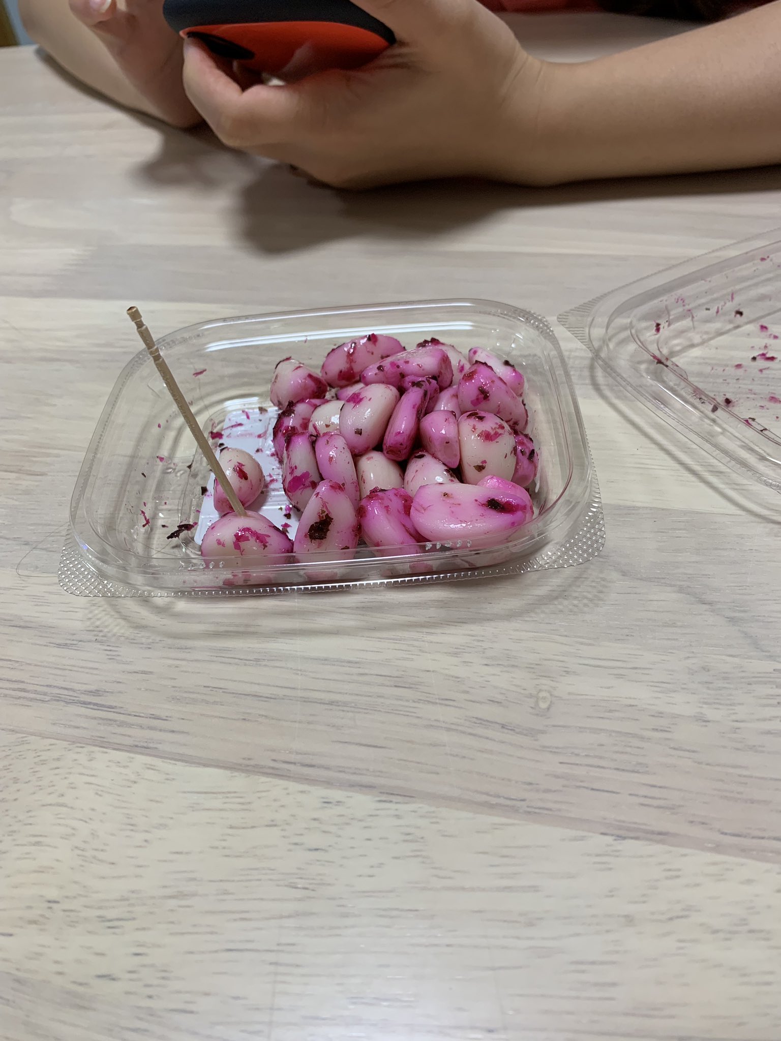 たっくん ローソンのしそかつおにんにくがツマミにいい ニンニク臭くならんし ただ食い過ぎると翌朝お腹ギュルギュルになる T Co Erxfot7kmc Twitter