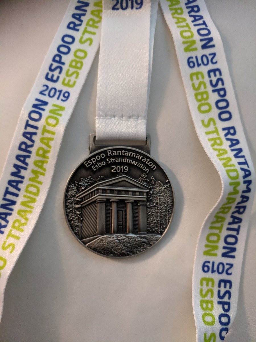 JuliaHeilio's tweet photo. Kiitos Espoon #rantamaraton toimivista järjestelyistä ja muille juoksijoille hyväntuulisesta tunnelmasta jota pieni sadekuurokaan ei haitannut. Puolimaraton meni aikaan 2 h 10 min. Onnea kaikille maaliin päässeille! https://t.co/d6JIHFfa5P