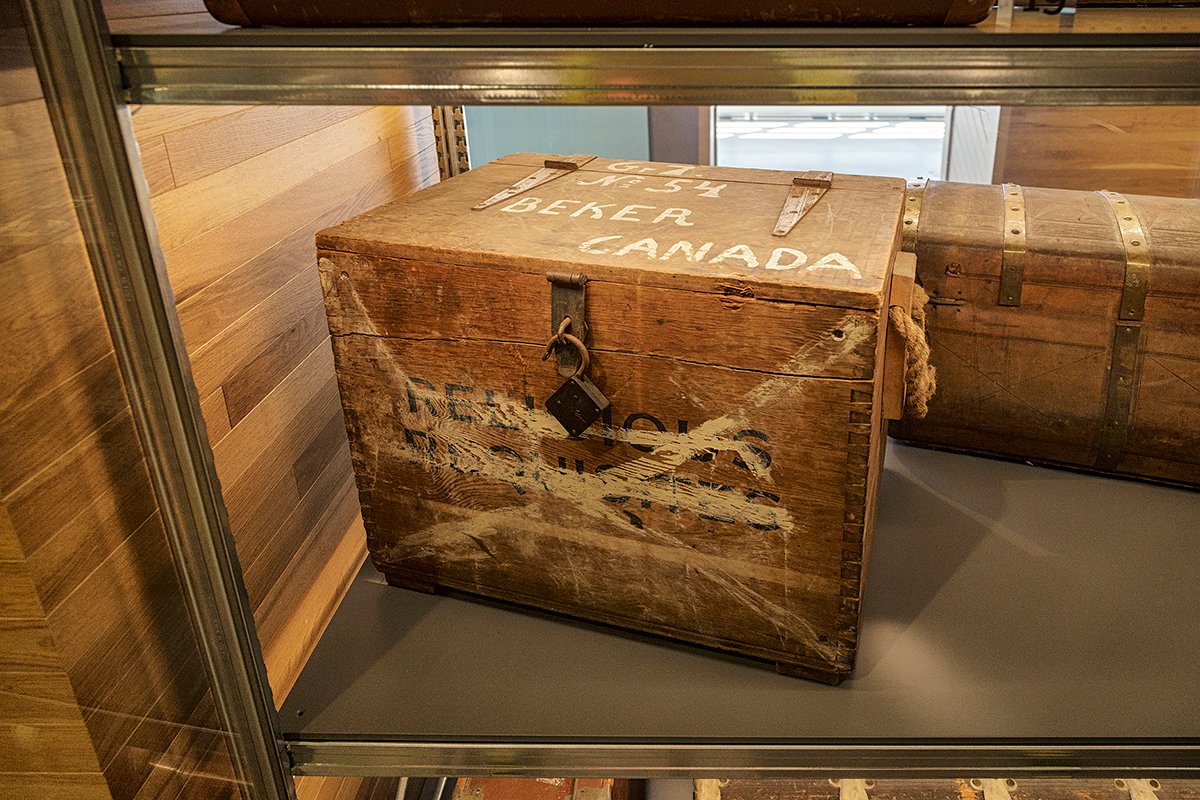 #Fashion icon Jeanne Beker donated a special trunk to the Museum. The simple  crate accompanied her parents, Holocaust survivors, and sister to Canada in 1948 to begin a new life. Find it in the <a href="/Pier21/">Canadian Museum of Immigration</a> Story Exhibition.

#AtlanticFashionWeek <a href="/AFW_fashionweek/">Atlantic Fashion Week</a> <a href="/Jeanne_Beker/">Jeanne Beker</a>