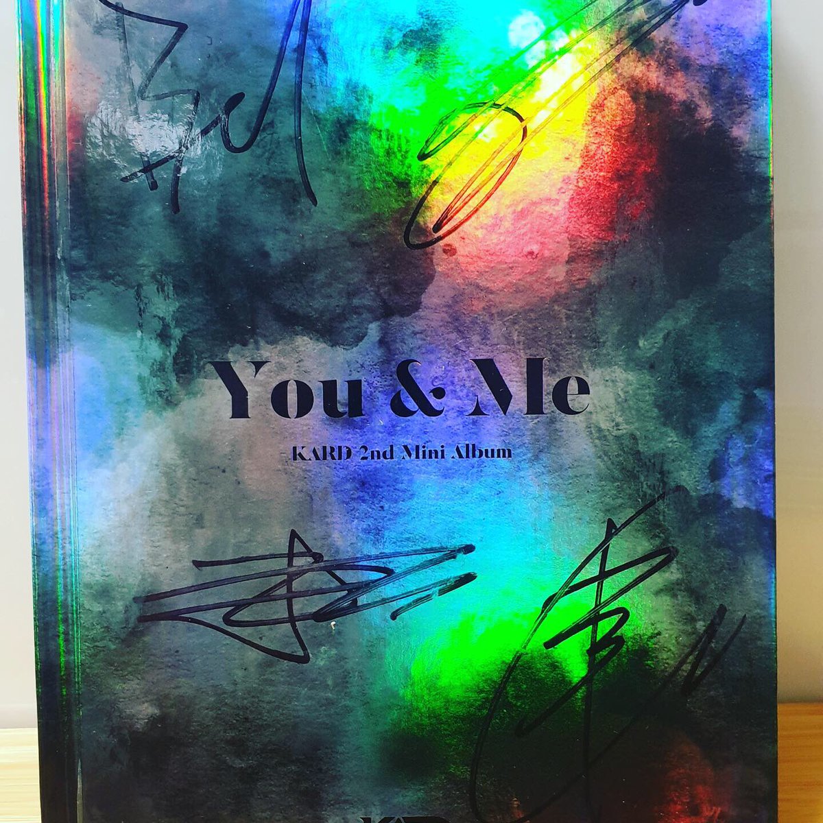 FingerHeartFest's tweet photo. Dear Finger Heart Festival Lovers, our artists sent us various exclusive K-Pop Merchandise items such as hand signed CDs, tumblers,  books and much much more! Check out our  latest post on Instagram for more information or follow this link https://t.co/SKnc3xMYCM 😍💜 https://t.co/C0Jz6mw7sV