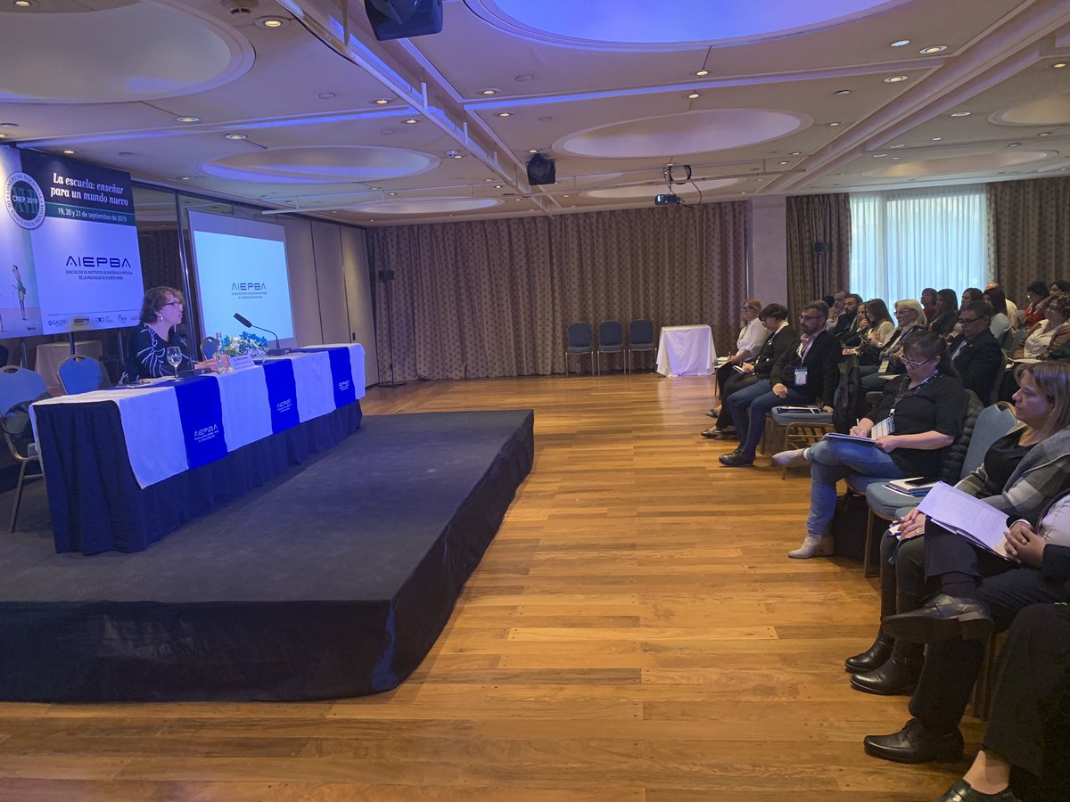Monica02828512's tweet photo. #congresoaiepba jornada de sábado! https://t.co/qYwlEqQBjw