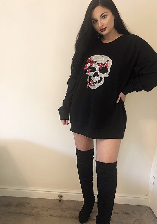 Fearlesscustom's tweet image. Wearing Xlarge for an oversized look 
Shop here👇🏼
fearlessalice.co.uk/product/skull-…