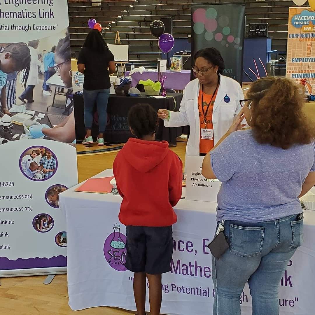 semlink's tweet photo. Saturdays are for STEM, in the final days of our #BacktoSTEM #fundraising campaign, which ends on Friday, September 27th, Help #FillUpOurFlask &amp; #donate today support our work that exposes #youth to #STEM 
https://t.co/x98DaNOqiu
 #GiveSmall #STEMOutreach #STEMEducation https://t.co/U6SZgwF5mR