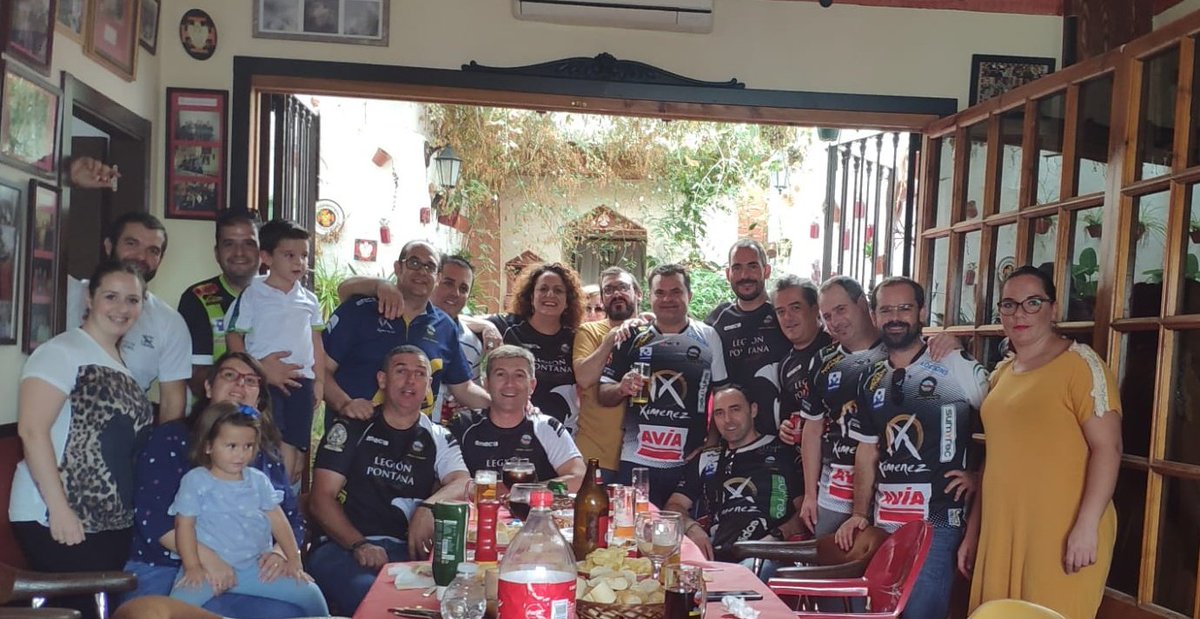La <a href="/legionpontana/">Legión Pontana</a> del <a href="/AngelXimenezBM/">BM Cajasol Ángel Ximénez Puente Genil</a> ya calienta motores en la primera previa de la temporada... y vendrán muchas más antes de cada partido en  casa!

Un Pueblo, Una Ilusión!!