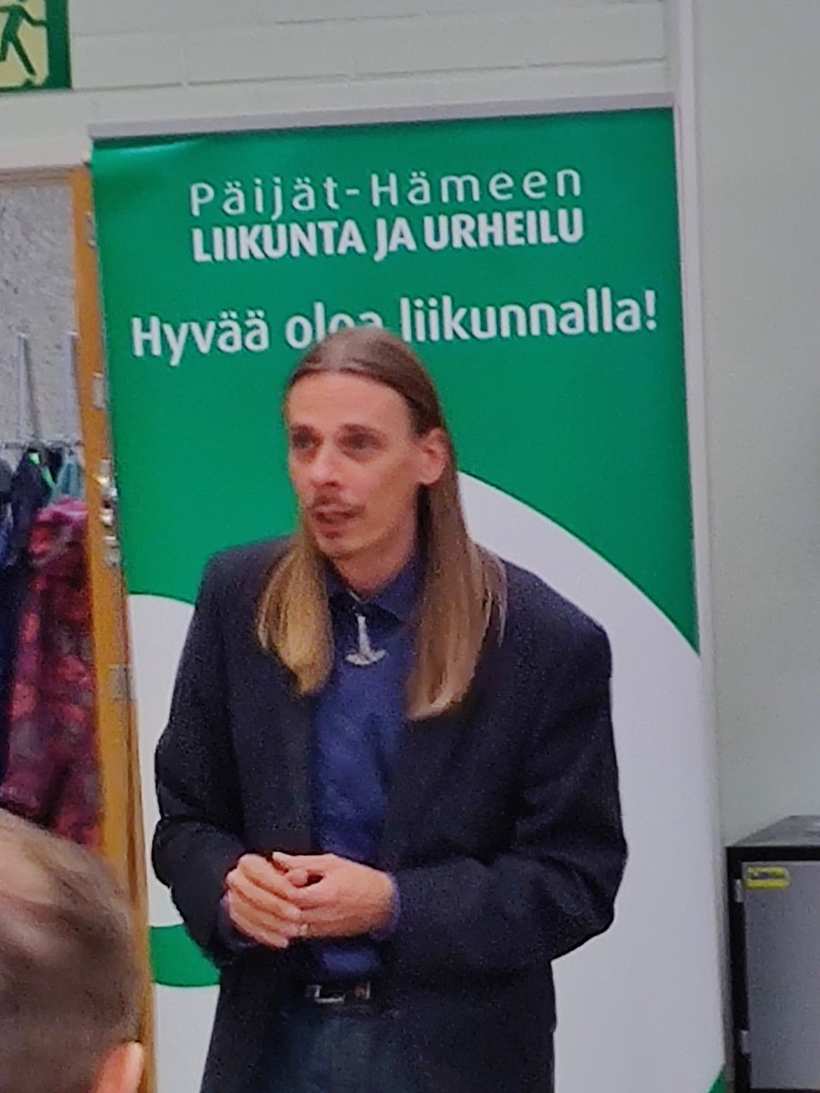 lmv1929's tweet photo. Seuratoiminnan tarua vai totta -väittämistä (kyseenalaisia) ideoita seuratoiminnan rahoittamiseen 😄😂 Huippuhauska esitys Teppo Laineelta 🔥

#seuraseminaari #phlu #lmv90 #lahdenmailaveikot #pajulahti https://t.co/1fK9ZnxyXg