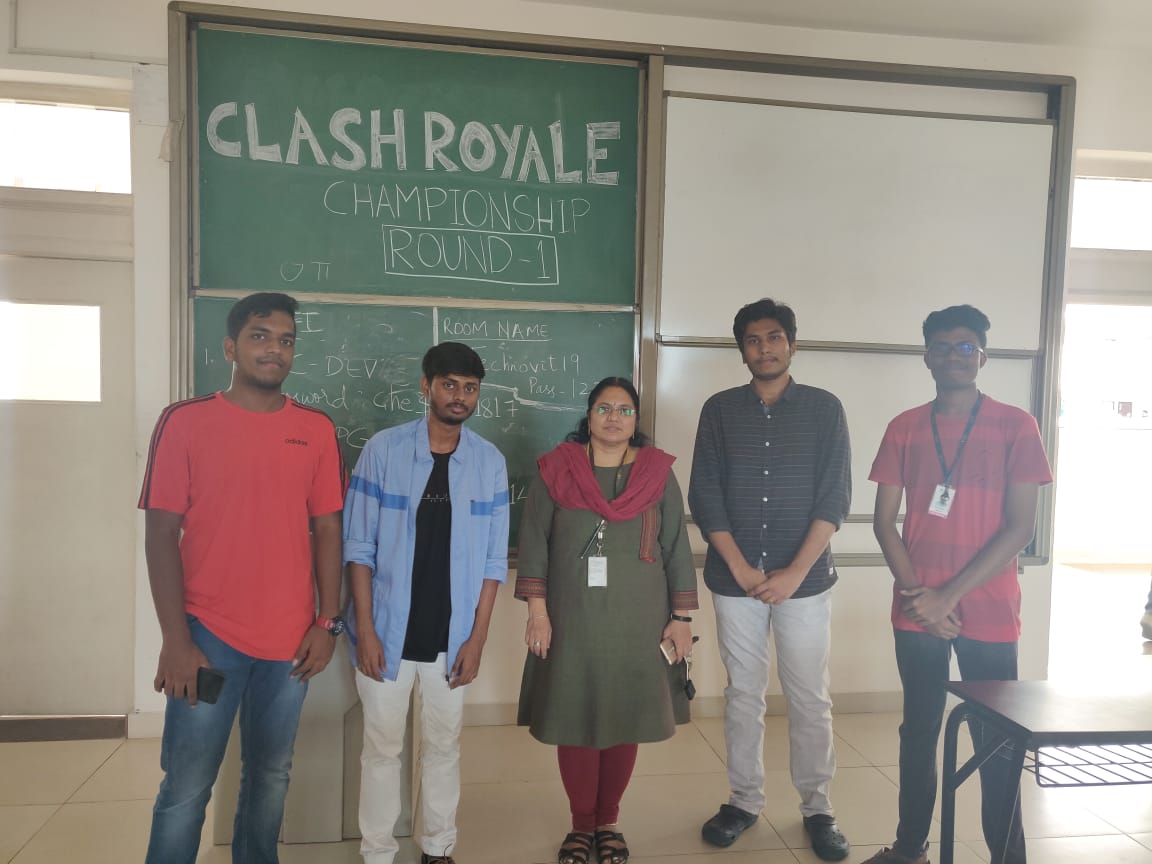 ChennaiVit's tweet photo. Unleashing their tech talents - VR games, Circuit Debugging, Clash Royale, Electrical Hunt and more to do👏 #technology #festive #Engineer @ChennaiVit #technoVIT https://t.co/7S8jaRyvHm