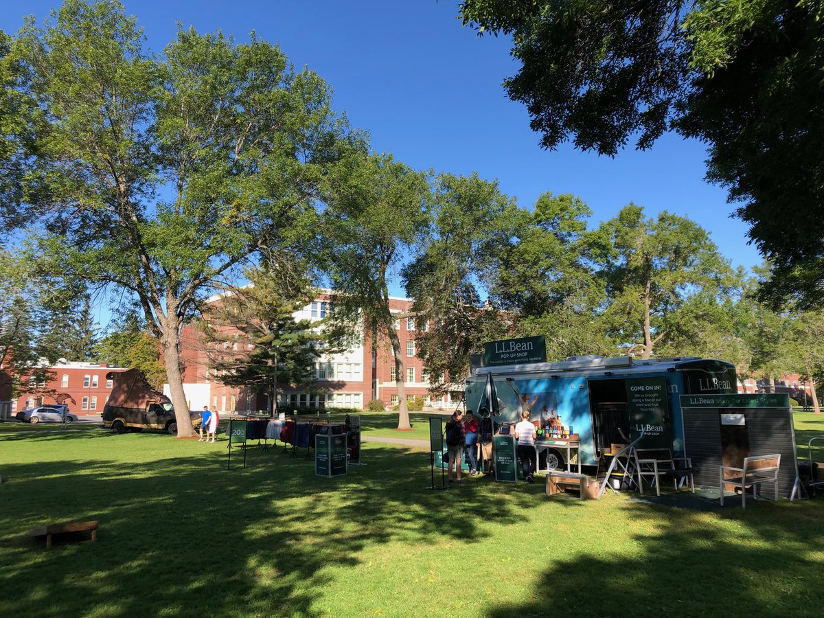 YellowBreen's tweet image. Living the brand! ⁦@LLBean⁩