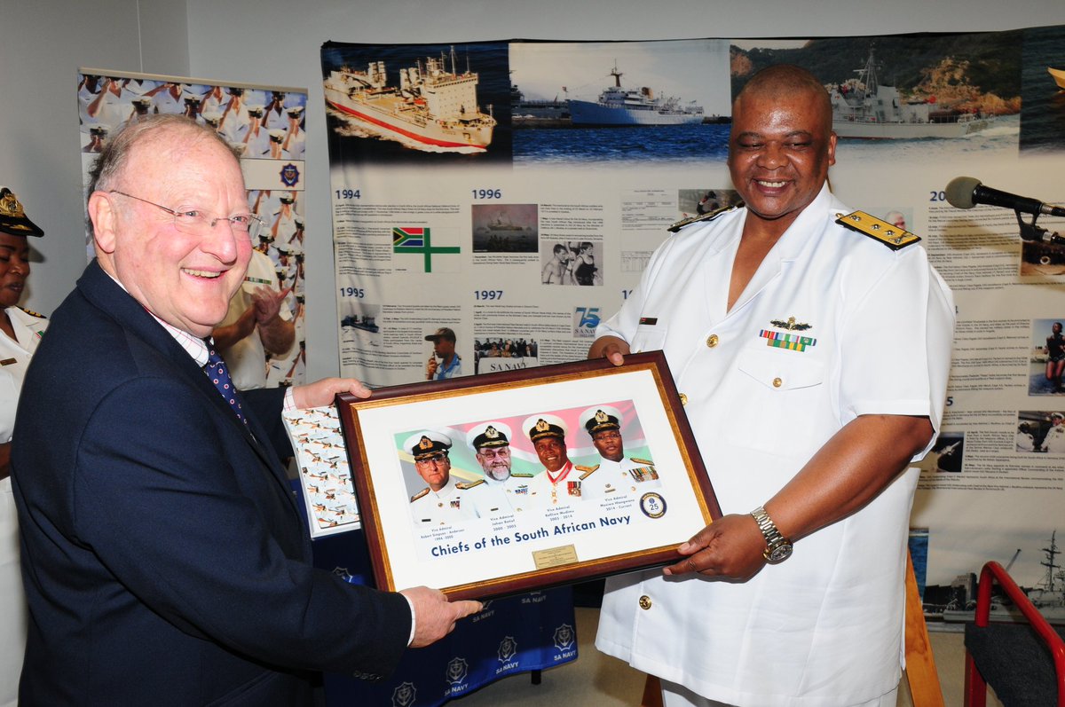 SANDF_ZA's tweet photo. The South African Navy celebrated 25 Years of Democracy over 19 β 20 September in Simonβs Town.
#sandf #sandf19 #SANavy_19 https://t.co/5njdRIKA3j