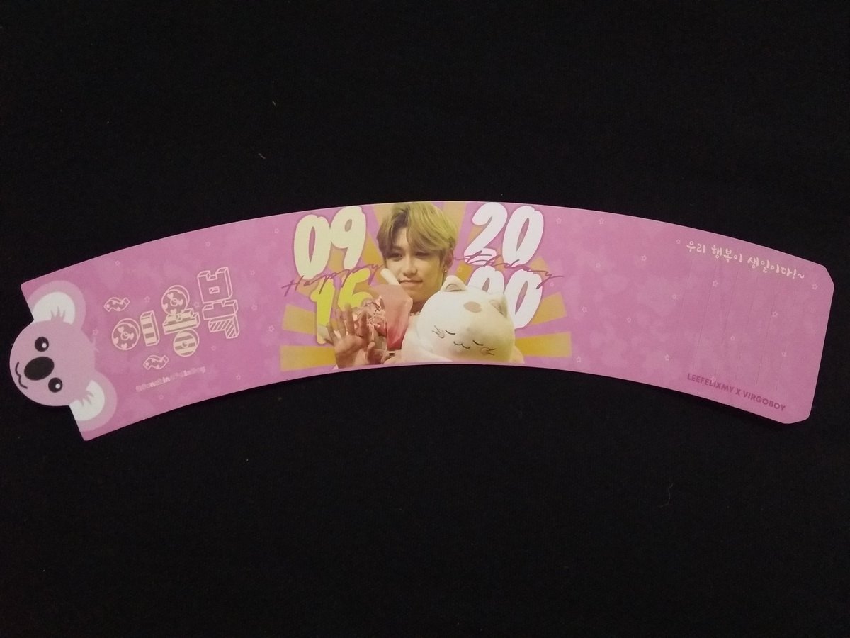 SKZMYLeeFelix's tweet photo. Special credits to @doublen_co for our our beautiful cupsleeve &amp; pc design. And our in-house designer of mini handbanner.

And not to forget @SKYEPLANET1 for fast &amp; great service of our cs printing, @manduprinting for our pc &amp; mini handbanner printing. Thank you so much (✿^‿^) https://t.co/EYXXu8Wxjn