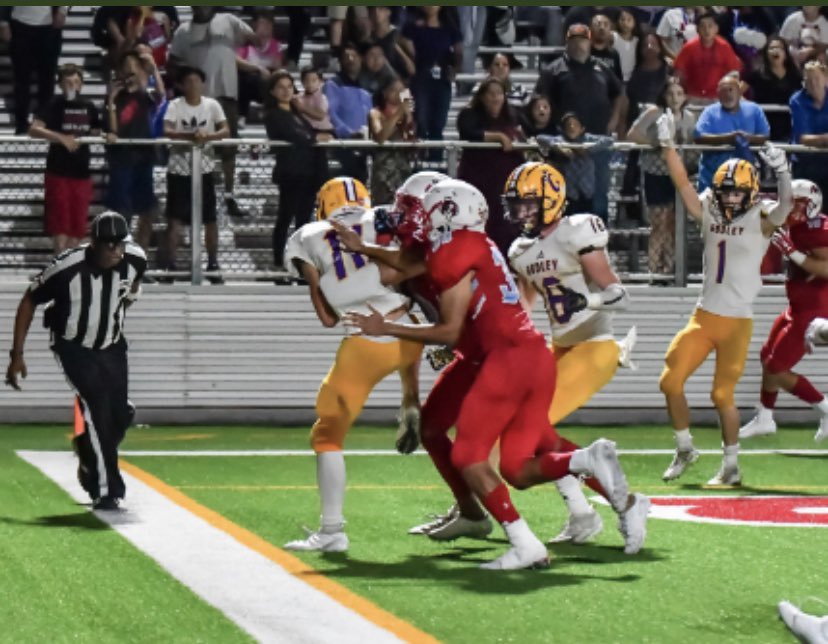 lmckittrick21's tweet photo. clearly in bounds... even in soccer https://t.co/SOJjFMNMYE