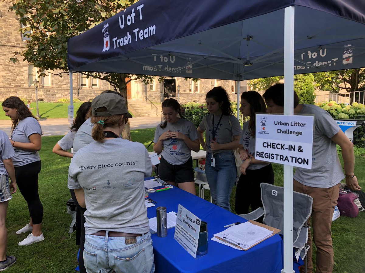 UofTTrashTeam's tweet photo. Cleanups are happening around the world for #InternationalCoastalCleanupDay2019! Here we are in Toronto ready for our #UrbanLitterChallenge. Join us! It’s not too late :). #signuptocleanup @UofT @PortsToronto @ChelseaRochman https://t.co/qyqoH0Vkdz