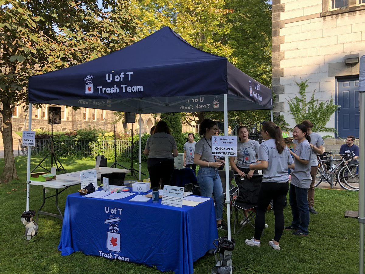 UofTTrashTeam's tweet photo. Cleanups are happening around the world for #InternationalCoastalCleanupDay2019! Here we are in Toronto ready for our #UrbanLitterChallenge. Join us! It’s not too late :). #signuptocleanup @UofT @PortsToronto @ChelseaRochman https://t.co/qyqoH0Vkdz