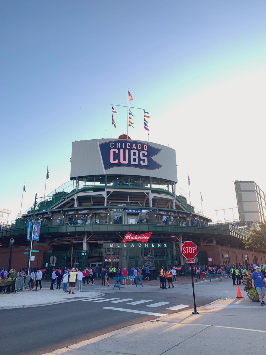 Great hosting the <a href="/RDgolf/">Roger Dunn Golf Shop</a> <a href="/Vansgolfshops/">VansGolf</a> <a href="/edwinwattsgolf/">Edwin Watts Golf</a> @WorldwideGShops management team to an amazing fall day in Chicago! Tour of the @WilsonSportingG headquarters and a cruise up Lake Michigan to see the <a href="/Cubs/">Chicago Cubs</a> at home. Fun memories with longtime friends!