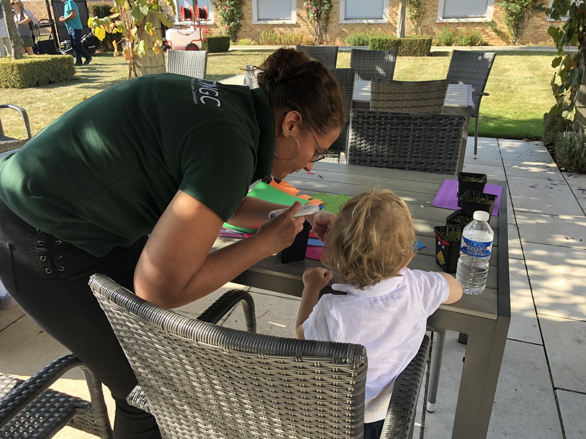 audreyvchaix's tweet photo. Aujourd’hui jusqu’à 17 h, et demain à partir de 10 h, venez découvrir #TheCWGCExperience à Beaurains pour 2 journées exceptionnelles à la rencontre des artisans de la @CWGC, qui partageront avec vous leur passion pour leur métier ! #JEP2019 https://t.co/fZd38VlPXl