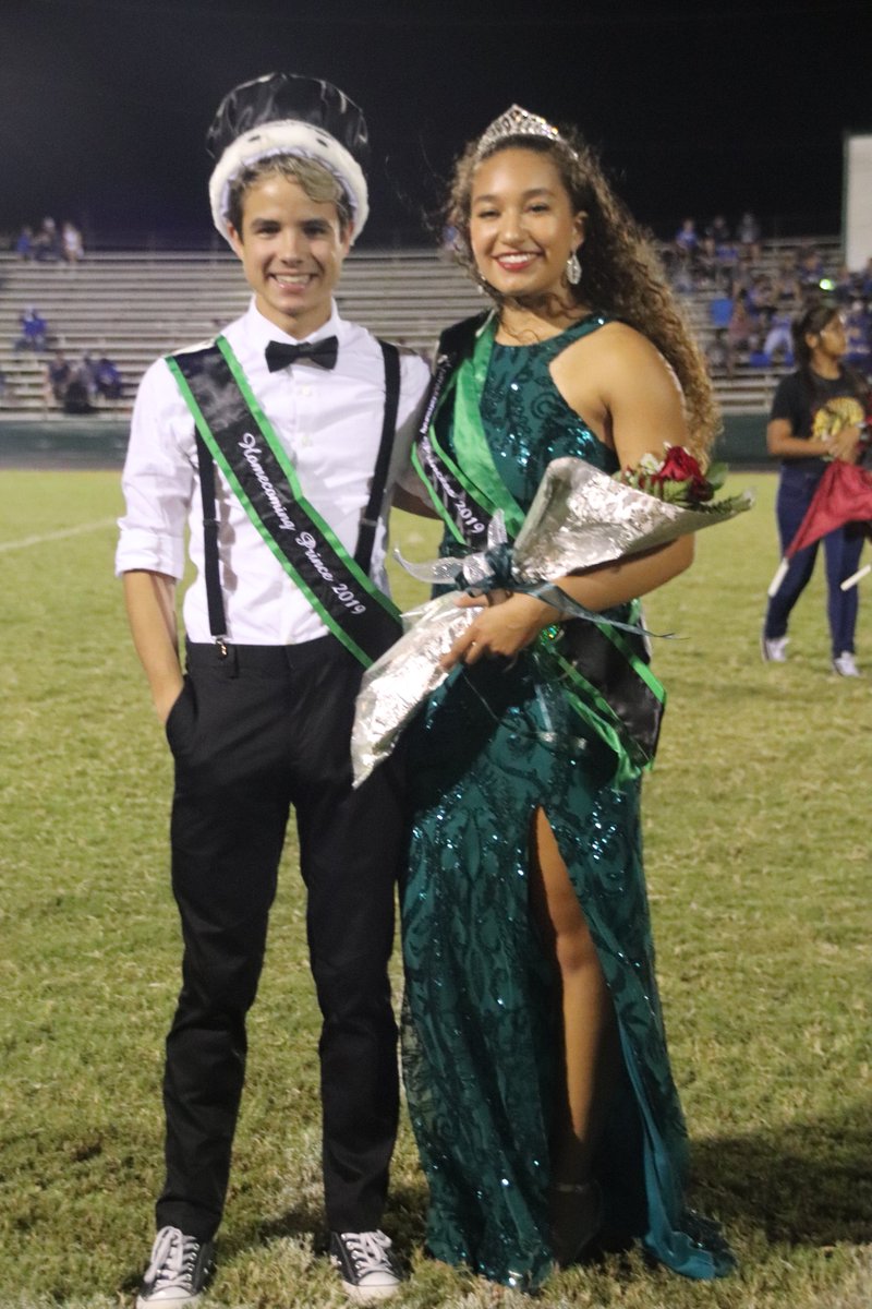 1980_camacho's tweet photo. Congrats to Luling 2019 Homecoming Prince Thomas and Princess Madyson.
#lulingtx #LULINGEAGLES #eaglefootball #Fridaynightlights #Homecoming2019 #Prince #princess https://t.co/1wgAfkyG17