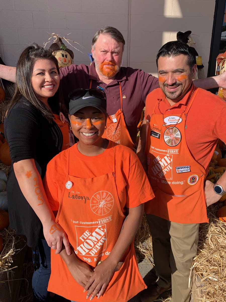 #Bleedingorange <a href="/ShawnWBrooksHD/">Shawn Brooks</a> <a href="/Raul_I_Garcia/">Raul Garcia</a> <a href="/IanMckenzie327/">Ian</a> <a href="/KMTovey/">Keith Tovey</a>