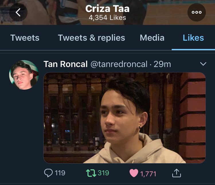 jolyea_'s tweet photo. Aso’t pusa lang to pero napaka supportive naman pala sa isa’t isa. Yieeeeee ano nanaman to? Hmmm pagibig na kaya? Pareho ba nadarama ito ba ang simula? 🥰

@mscrizataa @tanredroncal 💞 https://t.co/iMKh7kbnEE