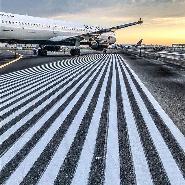 zoomphoto.ca #freeracephotos This morning’s office, <a href="/torontopearson/">Toronto Pearson</a> for the Pearson Runway Run…always such a great race. Fast, 5K perfect for smashing a PB, walk the 2K taking in the busy air traffic at #YYZ Put this race on your list for next year! #gtaa #runway…