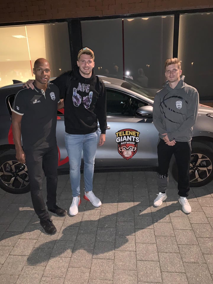 antwerpgiants's tweet photo. 59-84 win over @HeroesDenBosch last night! Way to finish off the preseason!

Thanks Zuiderkempen Diamonds for the hospitality &amp; thanks @luka7doncic for your support last night! Good luck in Dallas 👊 https://t.co/NDTZ86Hvpi