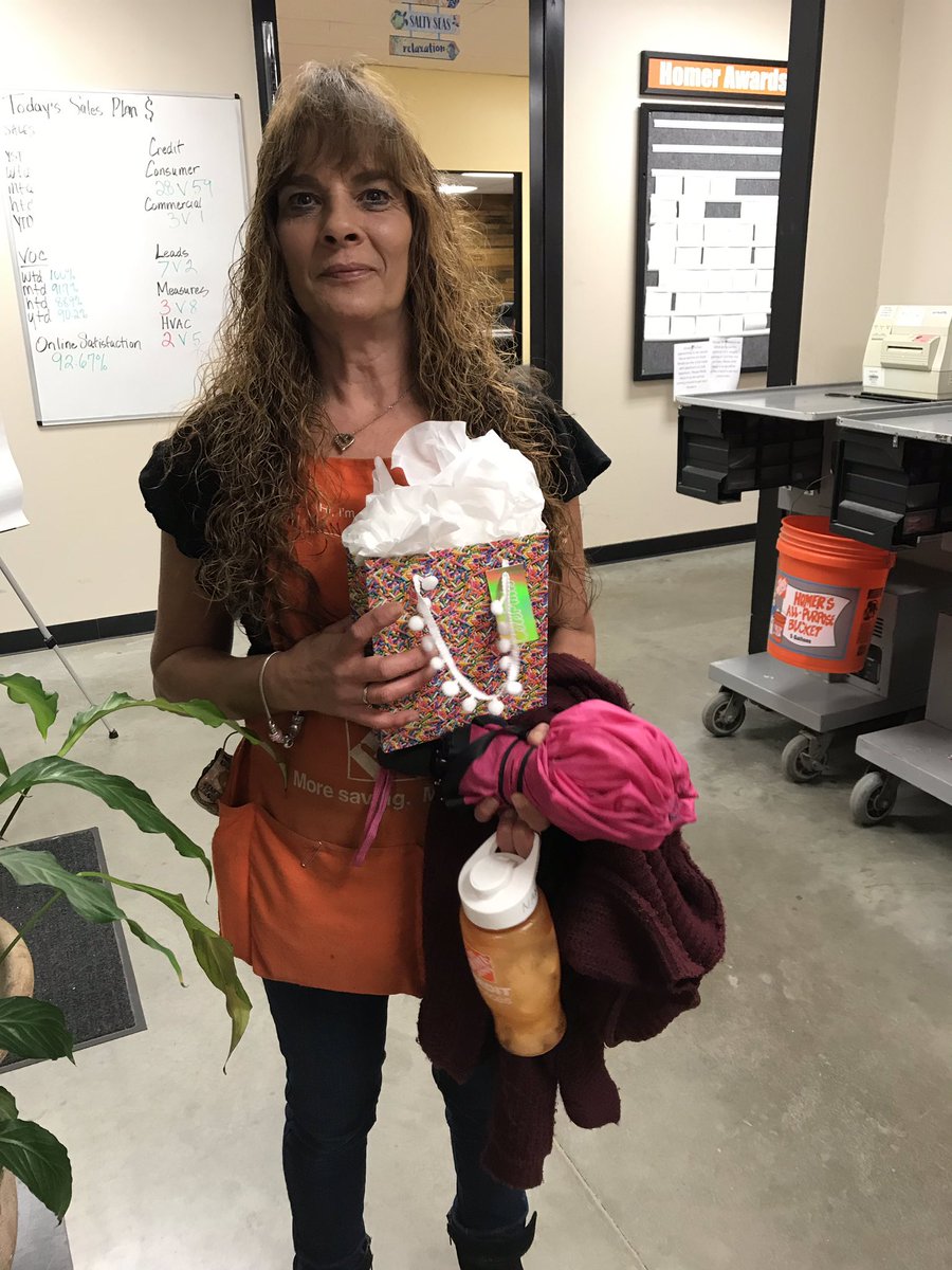 Gina_A_G's tweet photo. Congratulations 🎊 to 4 of the 6 perfect attendance associates! Personalized gifts for Sandra, Nancy, Lexi, and Al. Thanks for your dedication! #6173Rocks! https://t.co/0dNBhW05nv