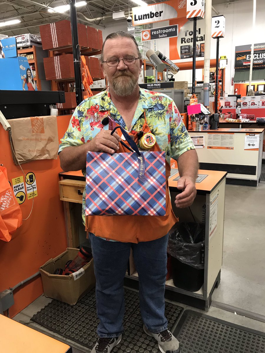 Gina_A_G's tweet photo. Congratulations 🎊 to 4 of the 6 perfect attendance associates! Personalized gifts for Sandra, Nancy, Lexi, and Al. Thanks for your dedication! #6173Rocks! https://t.co/0dNBhW05nv