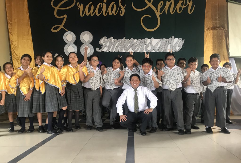 orferrua's tweet photo. Gratitud a Dios, en nuestro 88 aniversario del #ColegioAdventistaAmazonas concurso de canto 1er puesto https://t.co/a4gfT40AA8