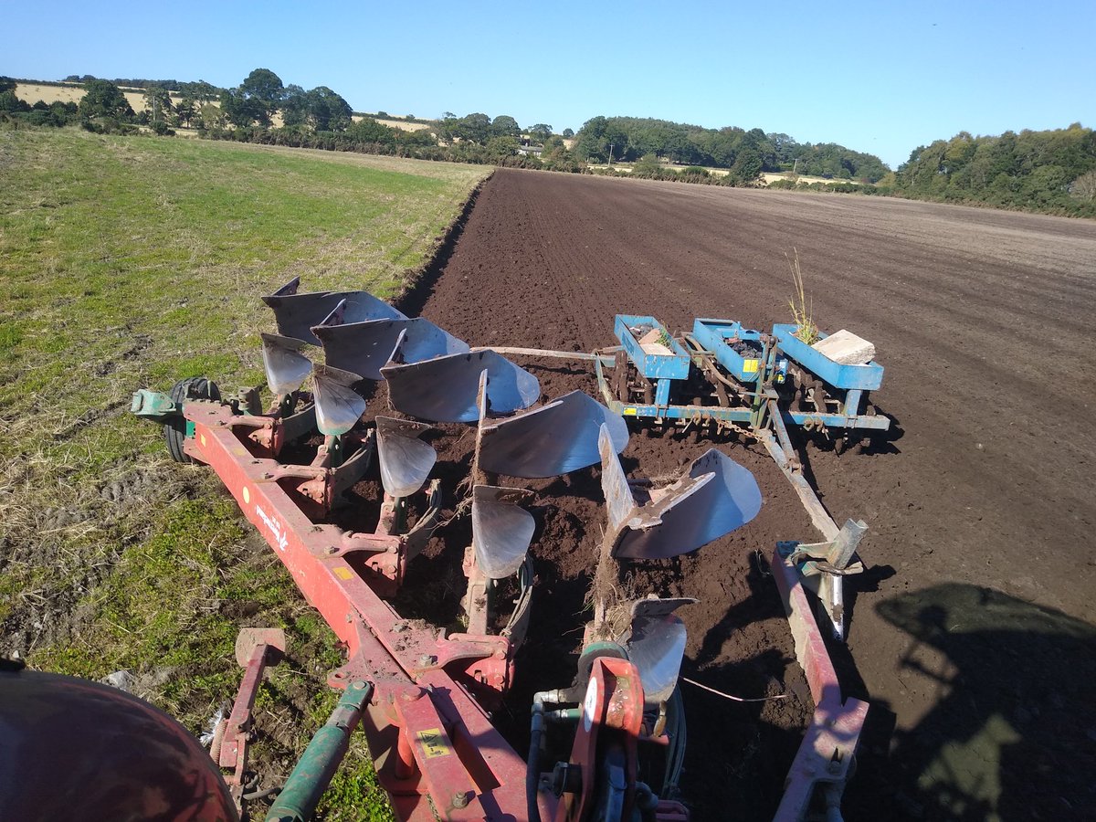 vaderbogger's tweet photo. My wife has just sent me this looking West from #Struie towards #KyleofSutherland. While I plough in a failed crop of OSR #Slugs #CSFB. I know where I would rather be! https://t.co/JhWobtd8h8