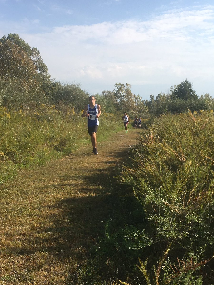 adamsdavis16's tweet photo. PHS Cross Country https://t.co/9gpme6VzGb
