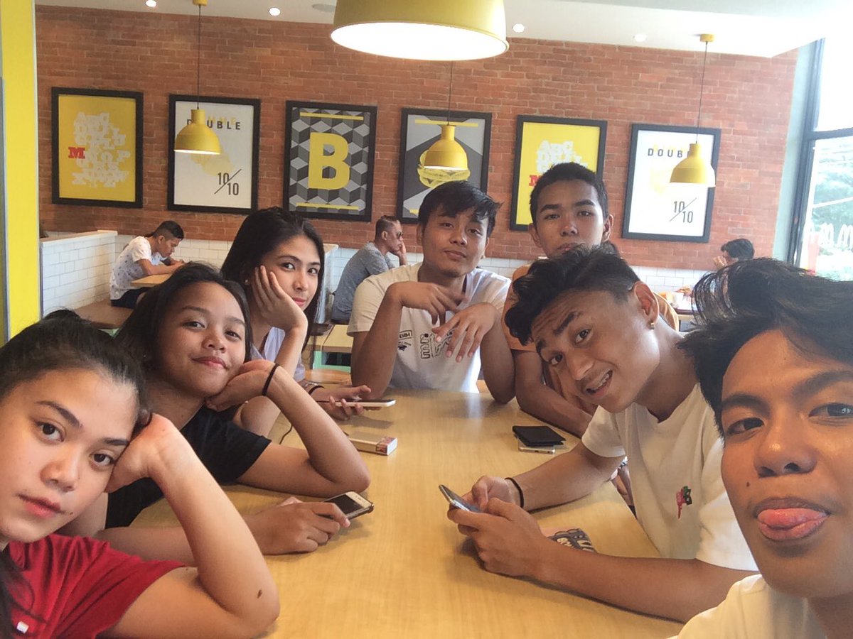 driyanggg's tweet photo. Fam❤️ https://t.co/6etG54TIrY