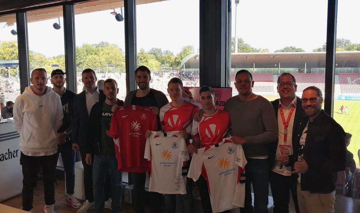 Official <a href="/KSVHessenKS/">KSV Hessen Kassel</a> e.V. eSports-Partner ✍️

We are proud to announce the partnership between <a href="/VP_Gamingde/">VP-Gaming.de</a> and the local soccer club KSV Hessen Kassel e.V.
