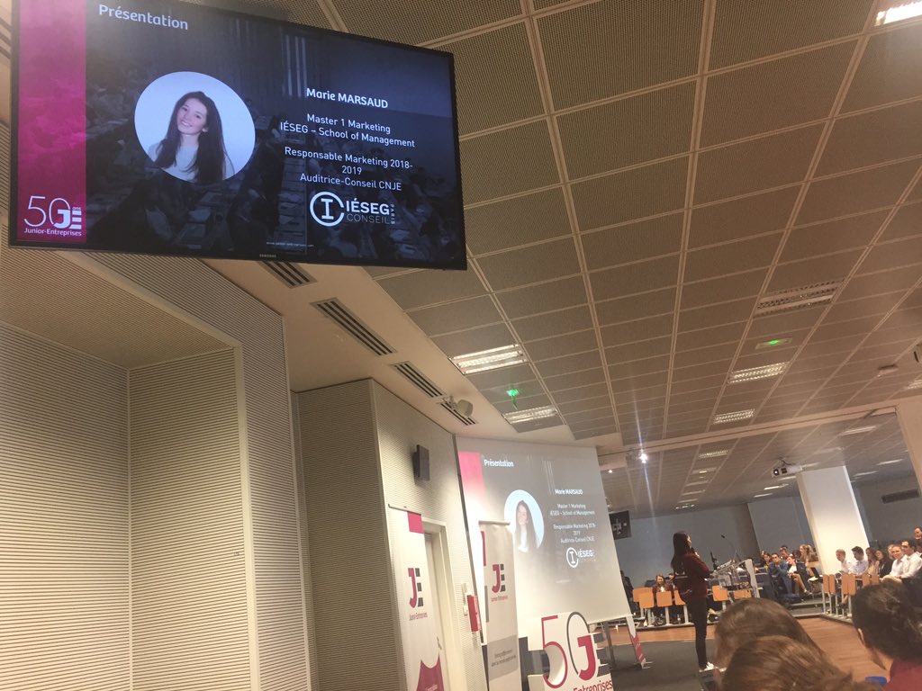 sofiasmi1840's tweet photo. Echanger, apprendre, créer pour faire vivre le Mouvement: Election de Marie Marsaud, responsable événementiel 2019-20! #AGPSEPT19 #WeAreJE https://t.co/LM51cDP1ZT