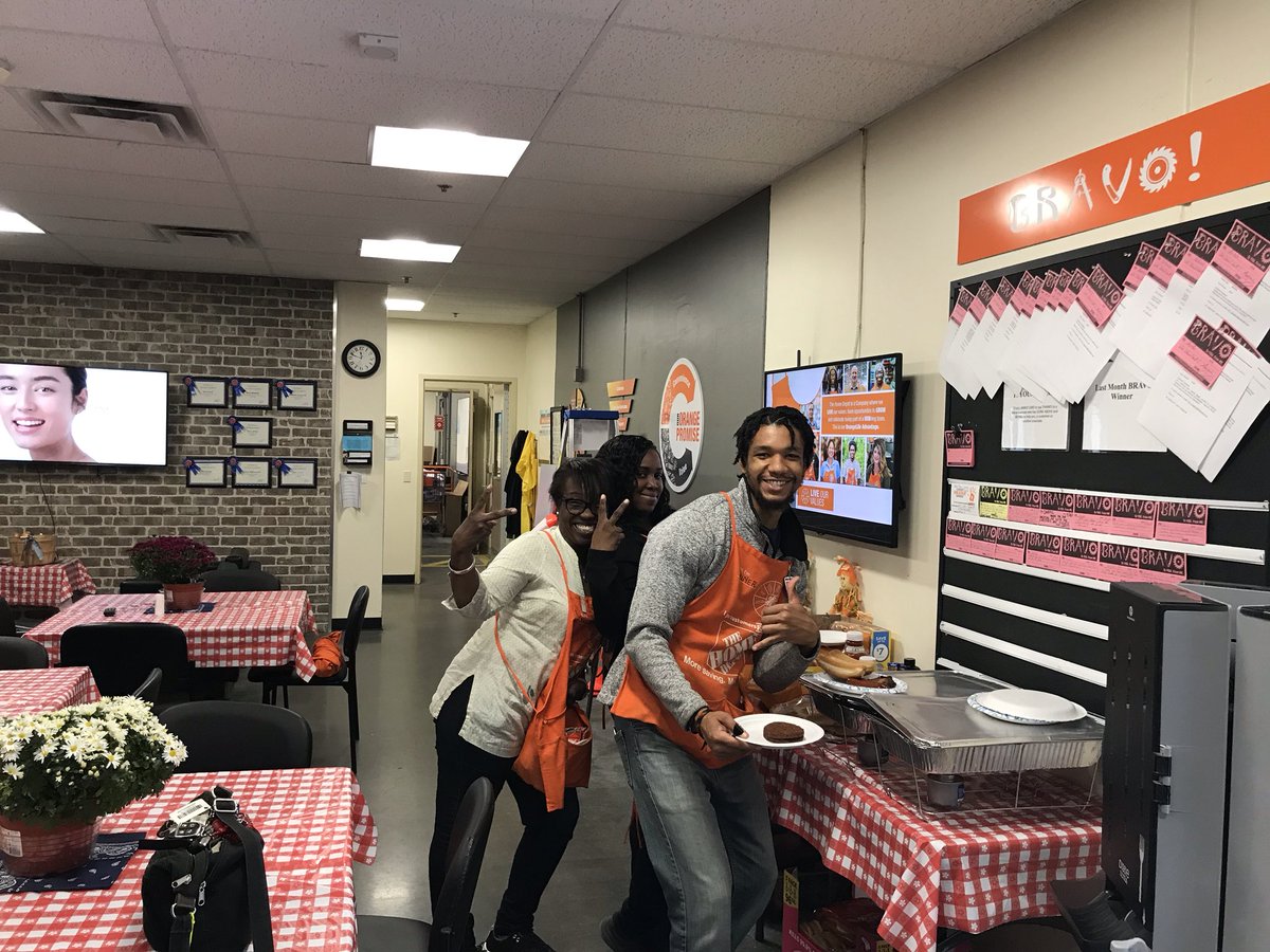 #successsharing2019 festivities! <a href="/CPEAR2/">Chuck Feltman</a> <a href="/DianeRaymond26/">Diane Raymond</a> <a href="/ShayThomasTHD/">Shay Thomas</a>