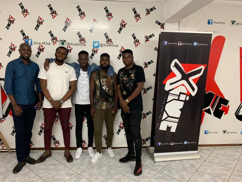 kimilist_'s tweet photo. Yesterday was a vibe at @XliveAfrica with the team @mimlife_records , big ups for tuning in #XliveFm #TrapCypher π€«πβπ¨ #FlawsnJoy https://t.co/xOgptQMMTJ