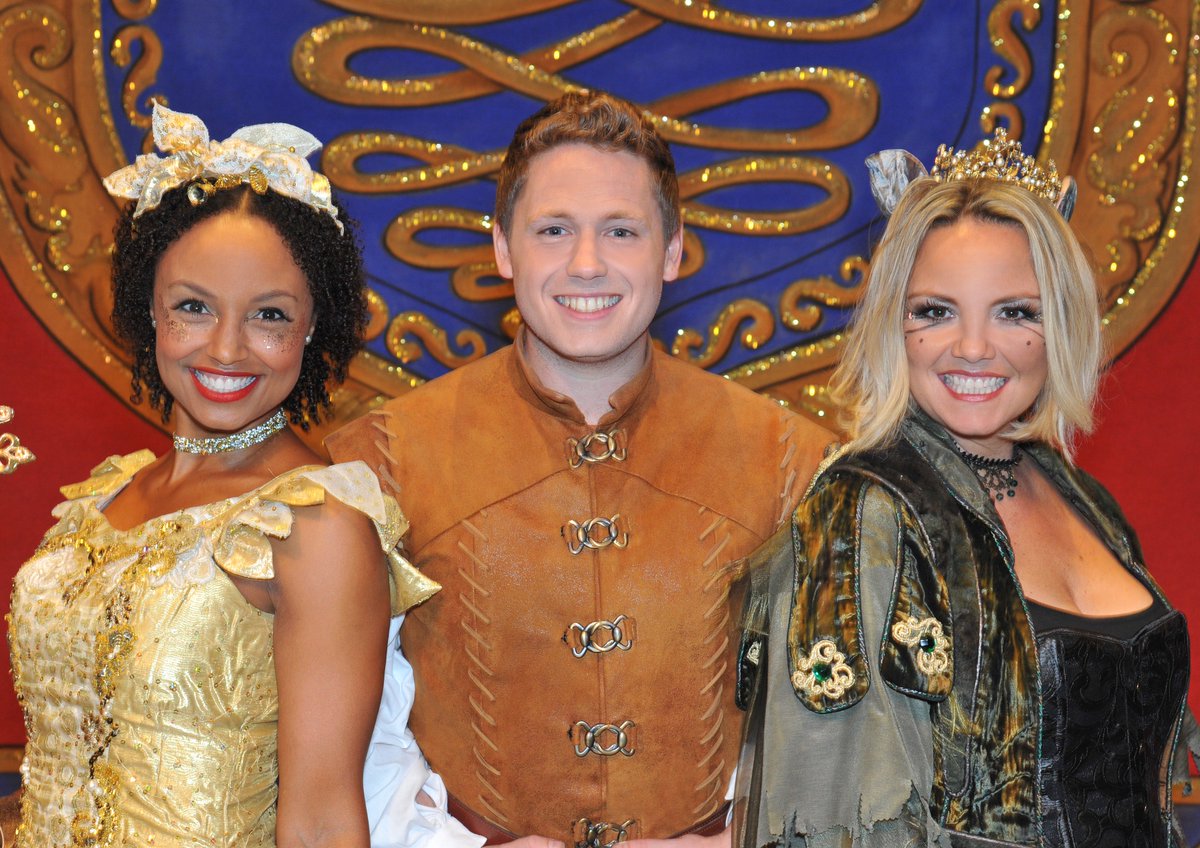 Last week <a href="/thehawthcrawley/">The Hawth</a> launched their pantomime, Dick Whittington, with an evil queen rat, an adventurous boy who will one day be mayor, a dame in a very fetching dress and a somersaulting cat, what more could you ask for? 🐱👑🐀

More info: ow.ly/HUXe50wjAk5