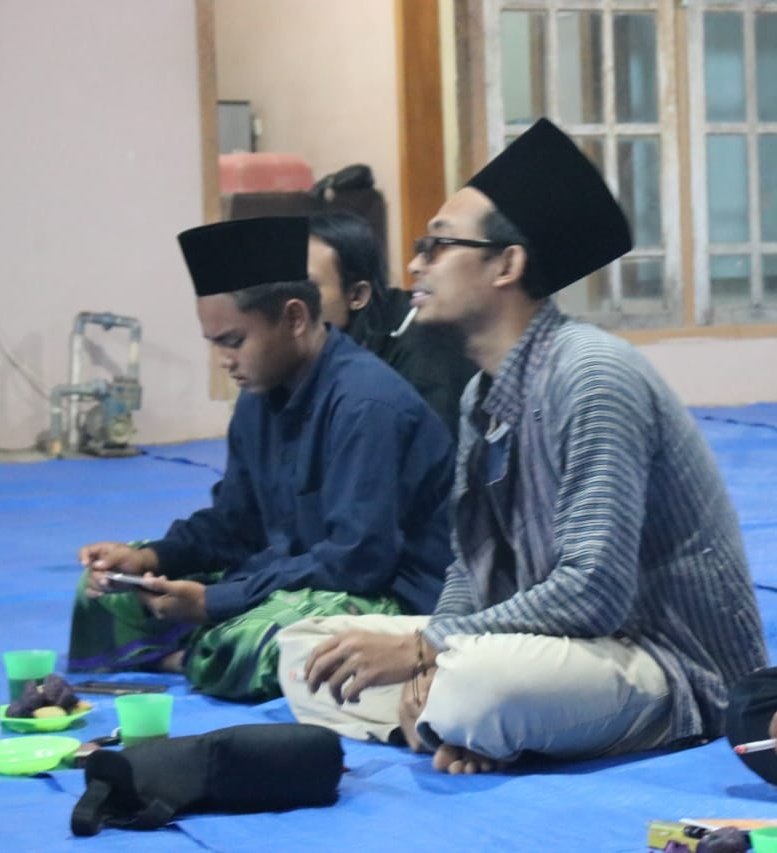 MaiyahAmbengan's tweet photo. Mas dedi dr Purbolinggo Lam-Tim bertanya tentang batasan minimal dan maksimal bagi Pendonor Darah.
#Maiyahan
#MaSept https://t.co/CL10KabZq3
