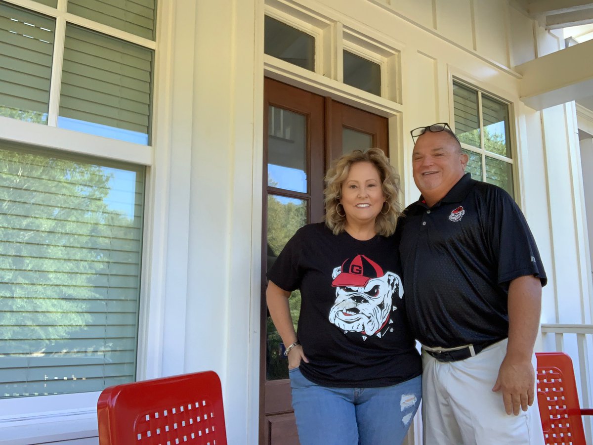 RonnaRGarrett's tweet photo. 🖤❤️🖤❤️🏈🏈 #BlackoutNotreDame Game day ready! https://t.co/4ThePn47wO
